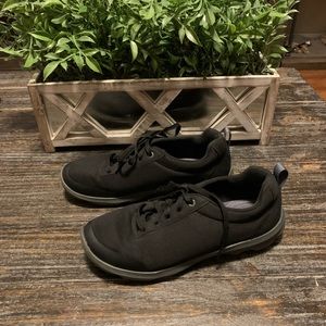 crocs busy day stretch lace up